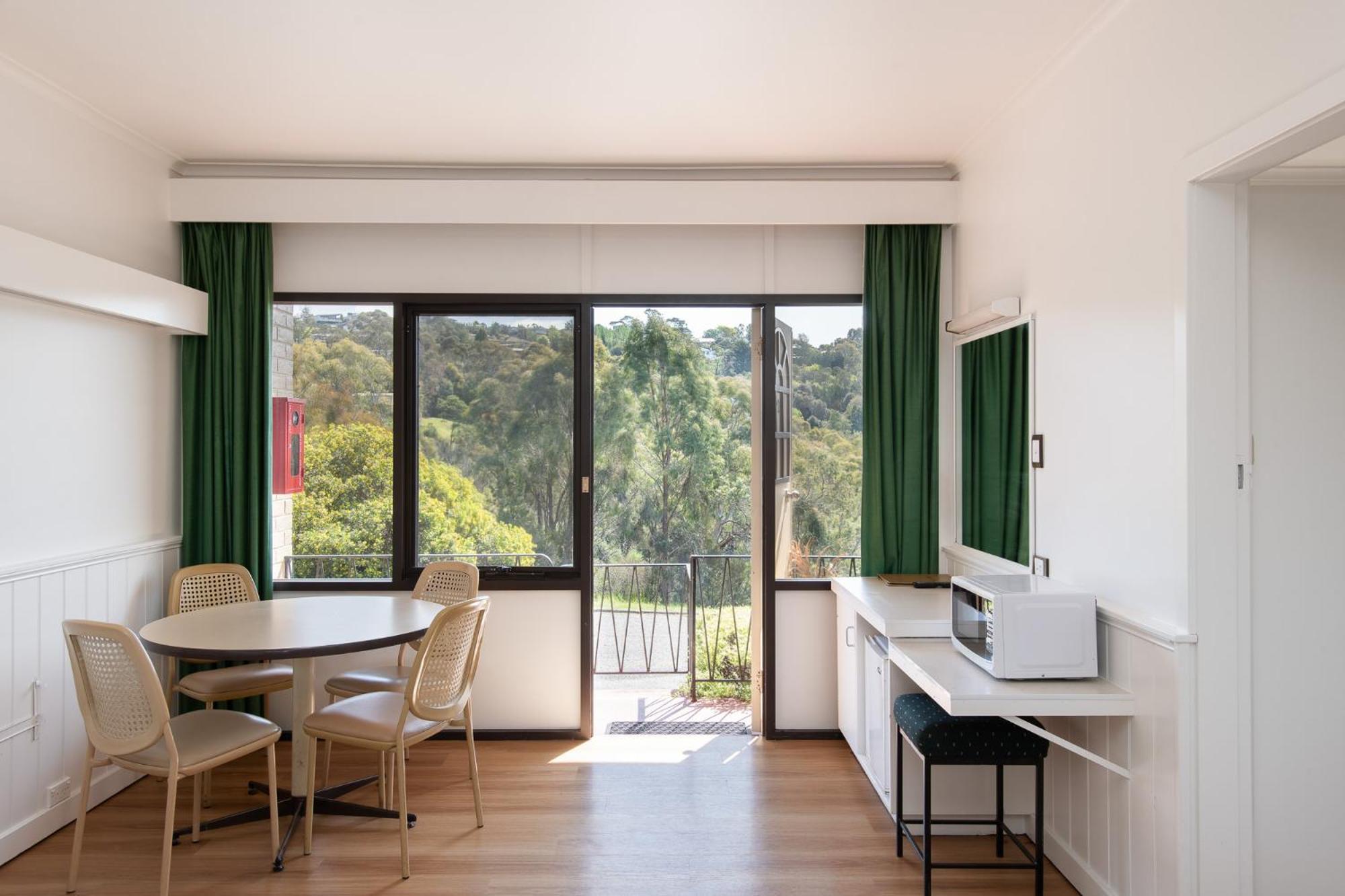 Village Family Motor Inn Launceston Esterno foto