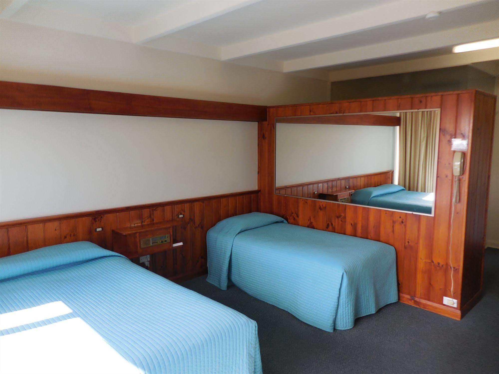 Village Family Motor Inn Launceston Esterno foto